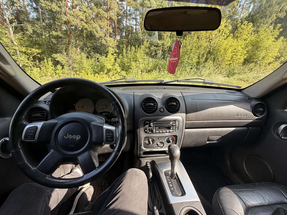 Jeep Cherokee 2004 — photo 14