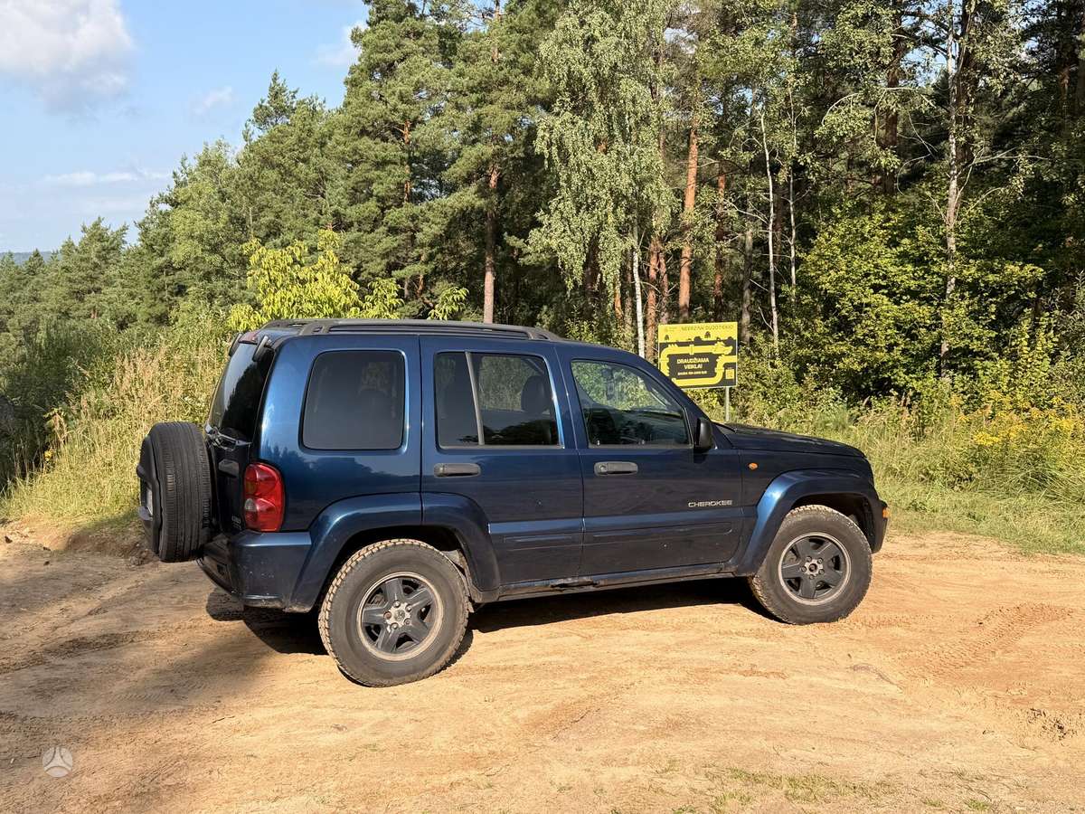 Jeep Cherokee 2004 — engine 2778 cm³, 163 HP (120kW)