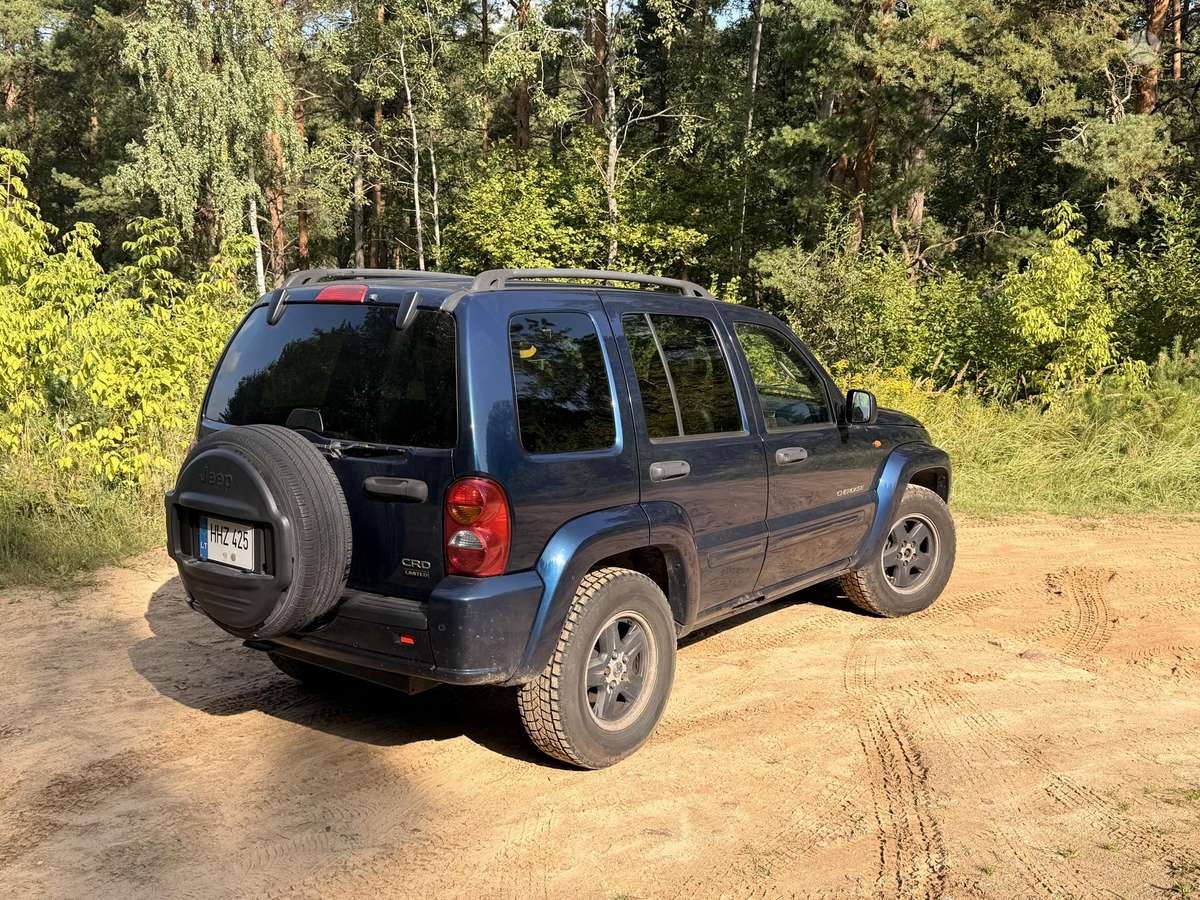 Jeep Cherokee 2004 — photo 5