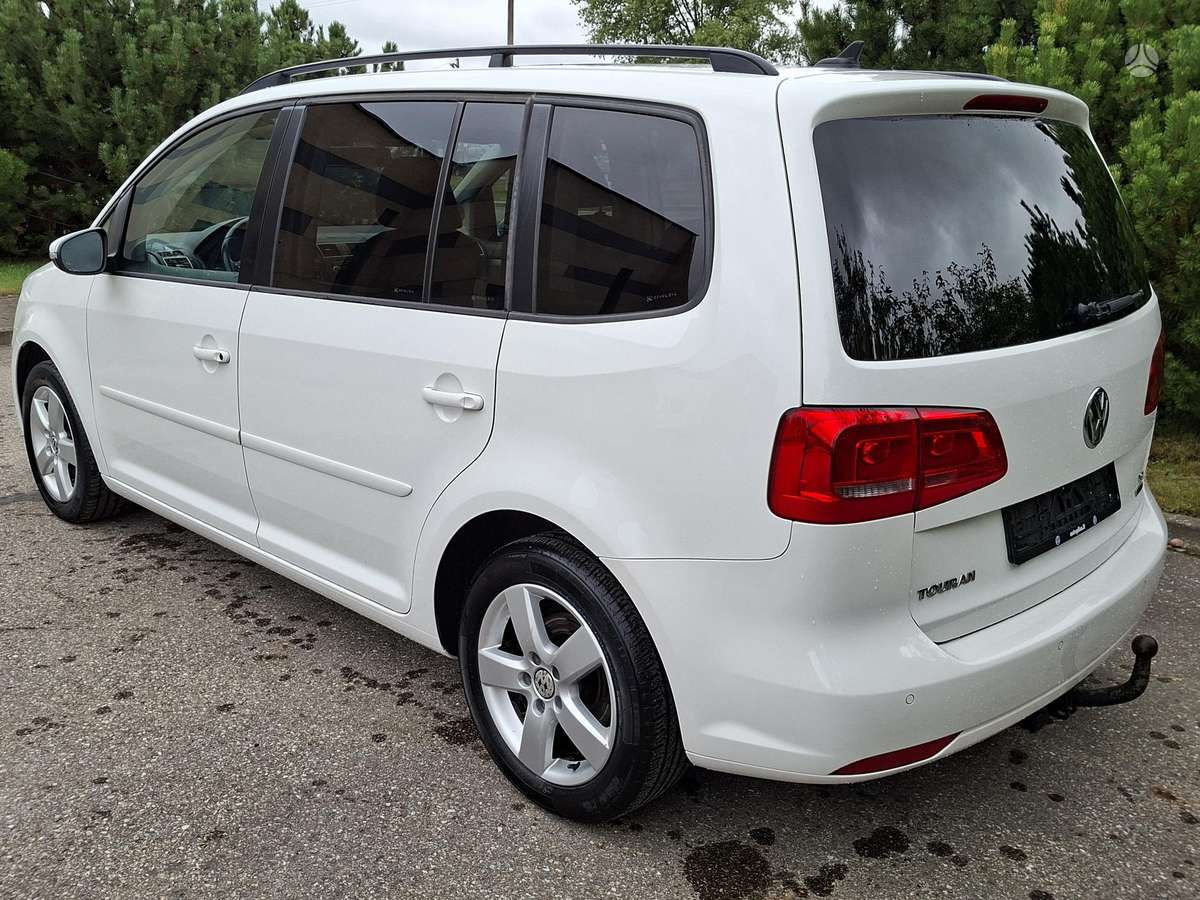 Volkswagen Touran 2011 — двигун 1200 cm³, 105 HP (77kW)