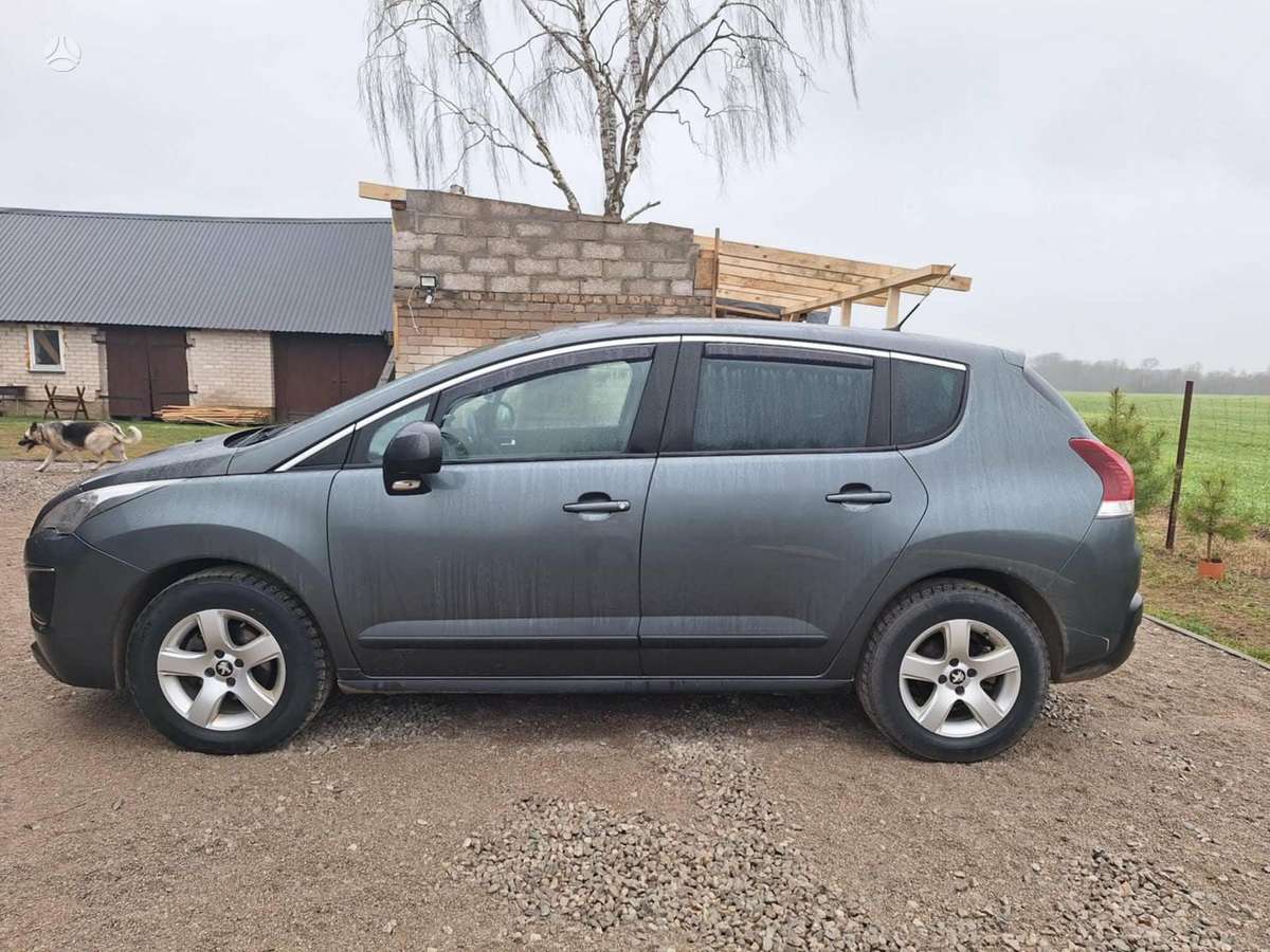 Peugeot 3008 2014 — rear view