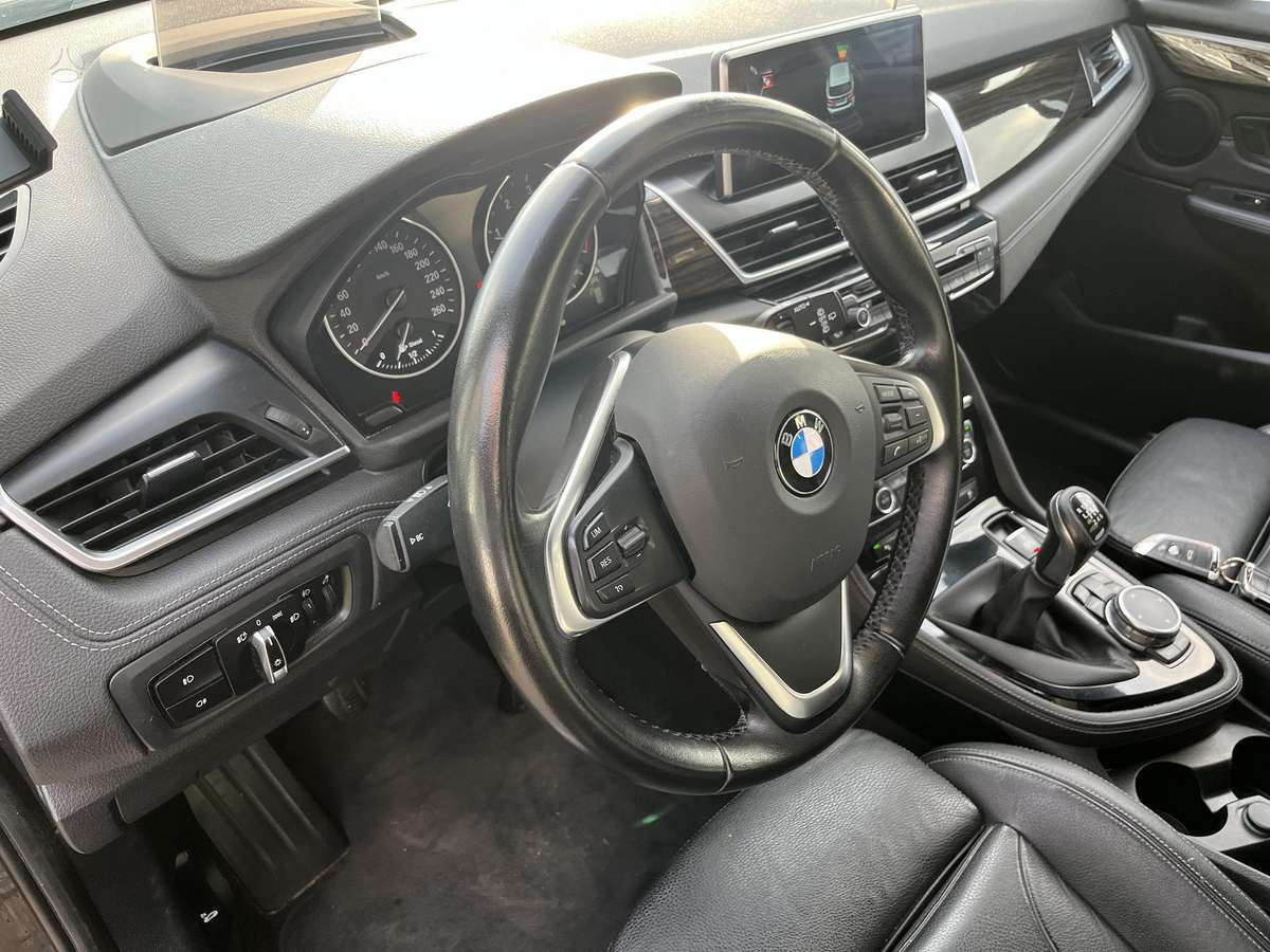BMW 218 2015 — фото 18