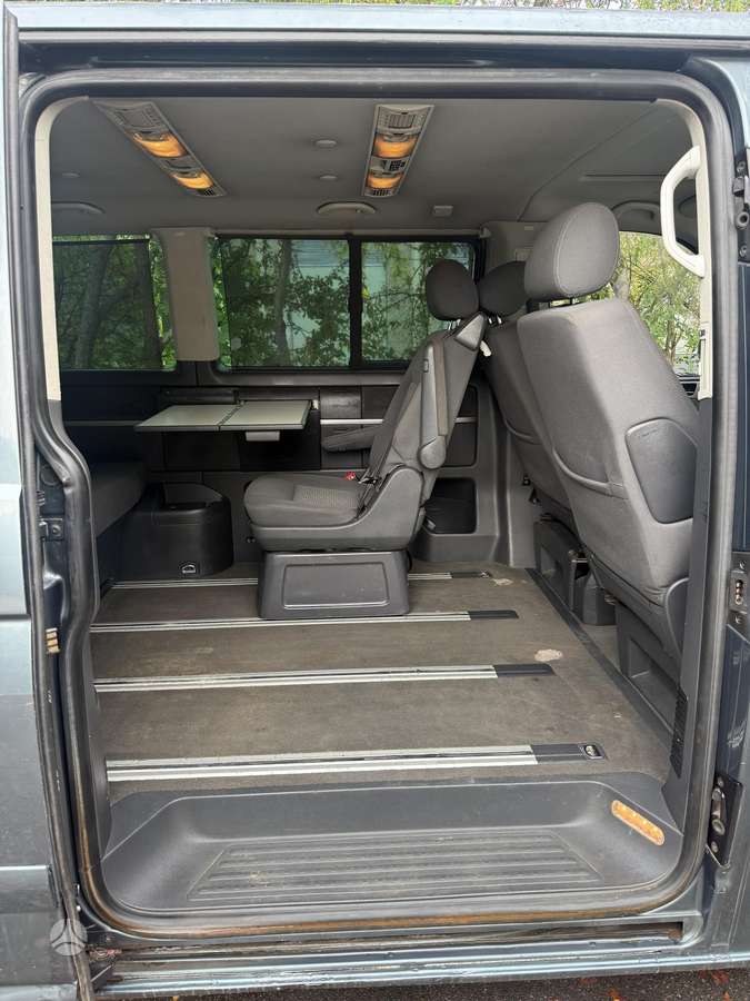 Volkswagen Multivan 2005 — photo 11