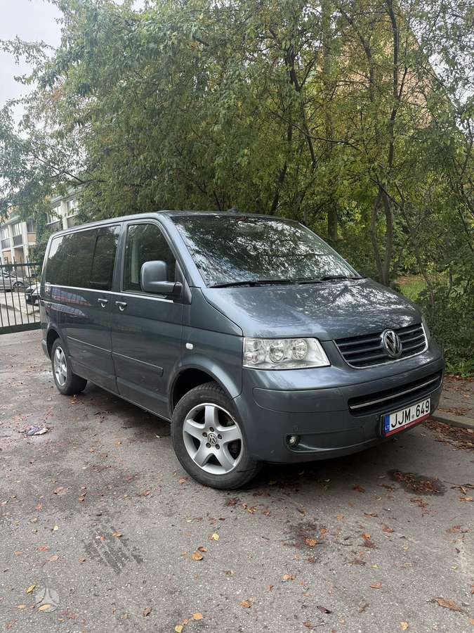 Volkswagen Multivan 2005 — rear view