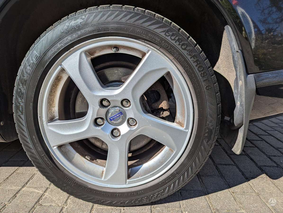 Volvo V70 2011 — photo 8