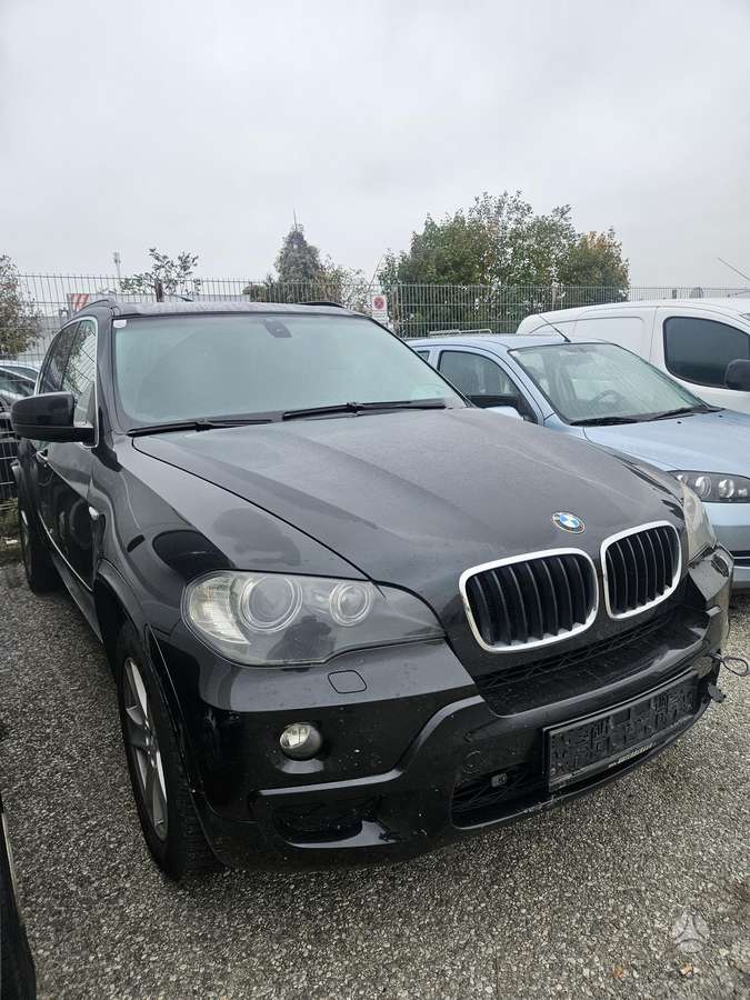 BMW X5 2009 — вигляд ззаду