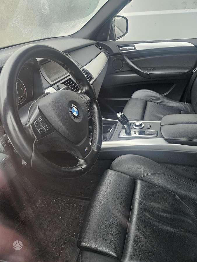 BMW X5 2009 — двигун 2998 cm³, 235 HP (173kW)