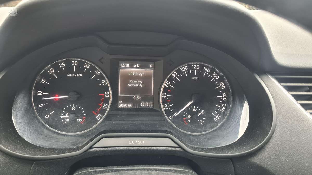 Skoda Octavia 2015 — двигун 1598 cm³, 105 HP (77kW)