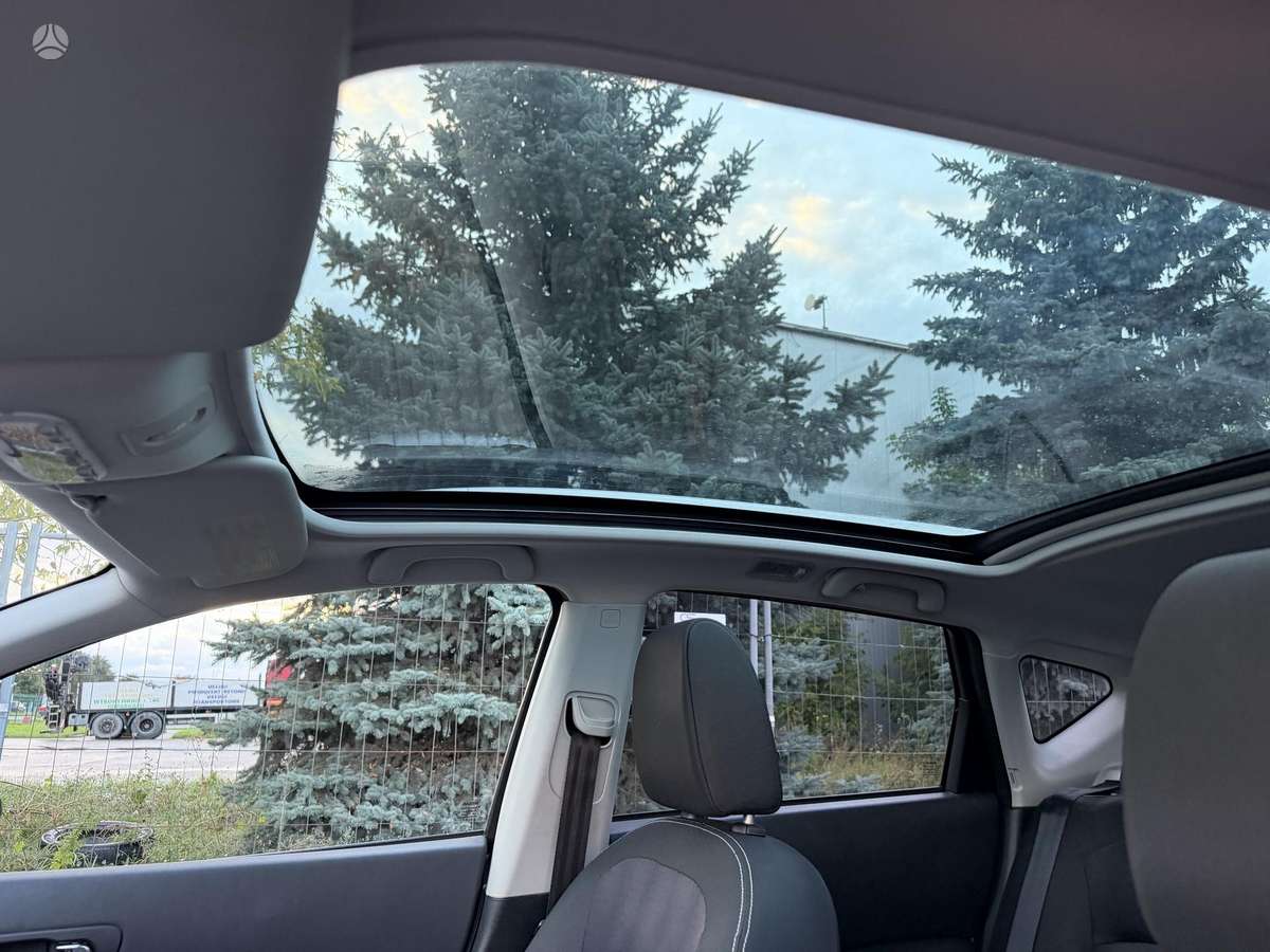 Nissan Qashqai 2013 — вигляд ззаду