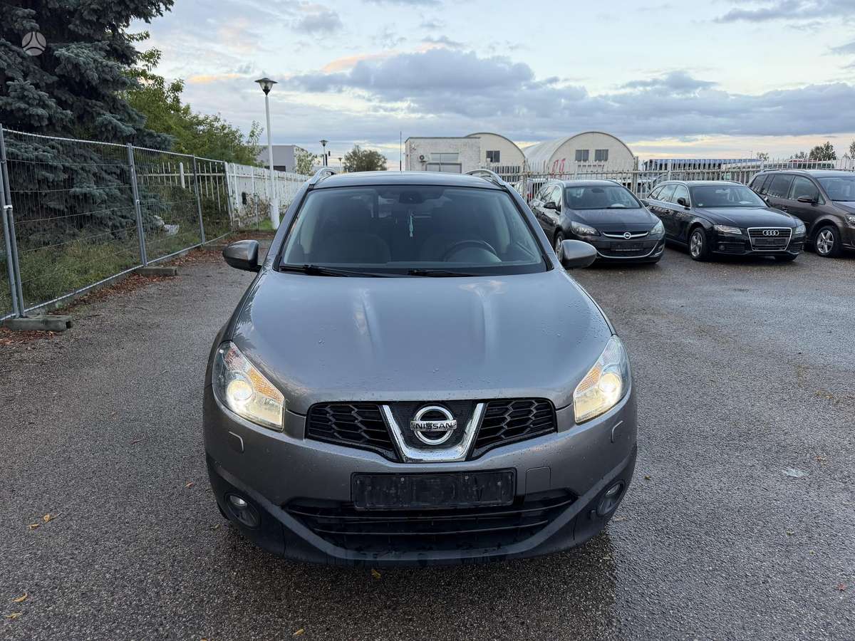 Nissan Qashqai 2013 — салон