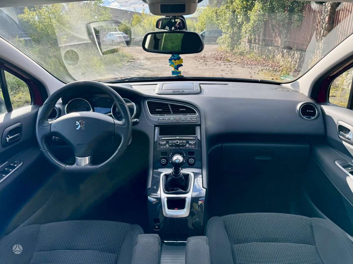 Peugeot 5008 2012 — photo 10