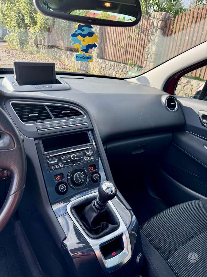 Peugeot 5008 2012 — photo 11