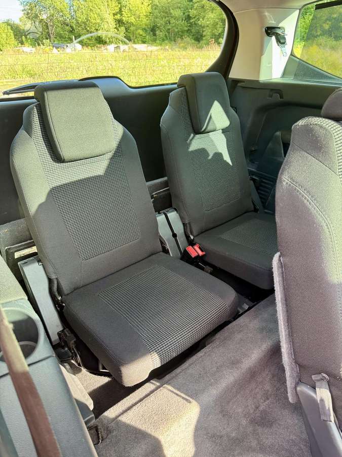 Peugeot 5008 2012 — photo 16