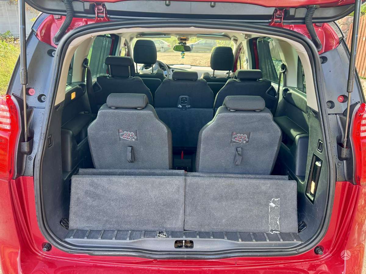 Peugeot 5008 2012 — photo 17