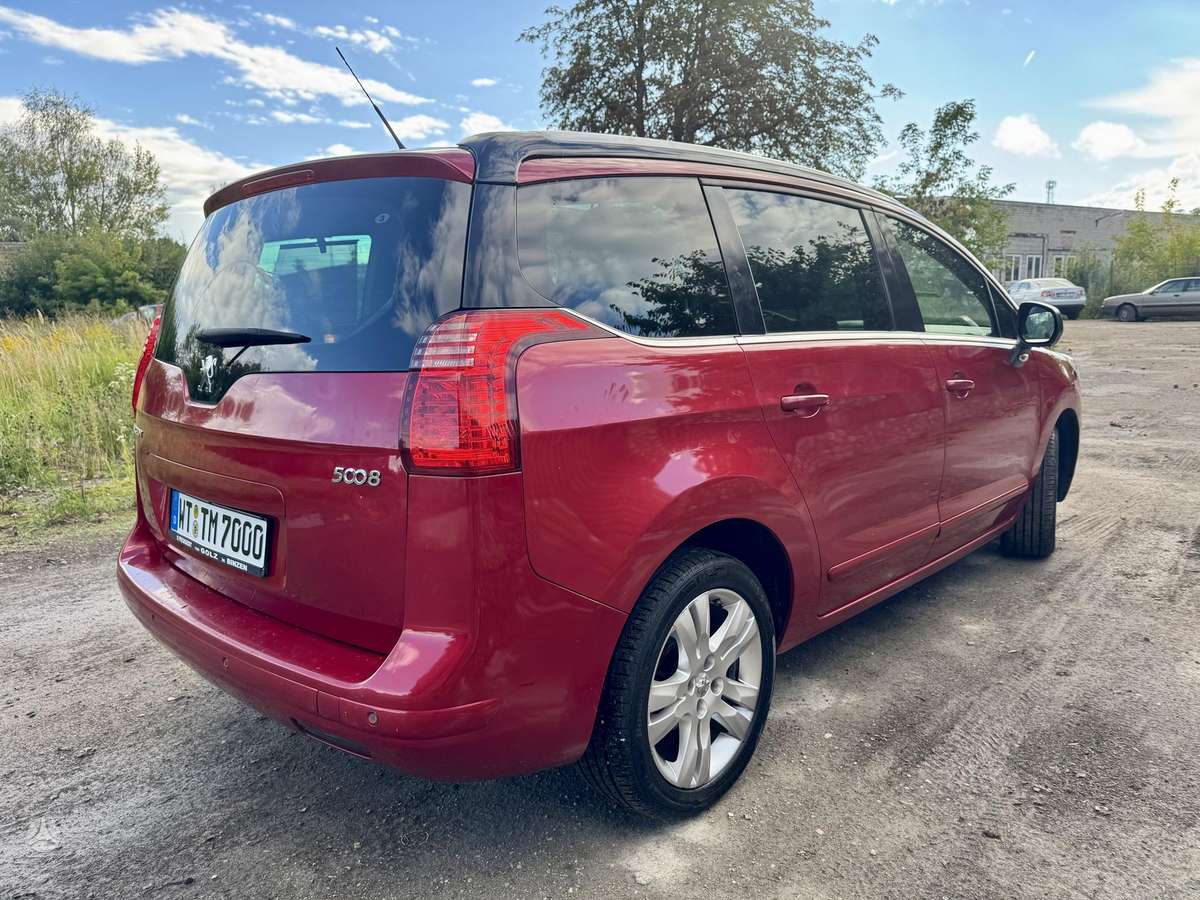 Peugeot 5008 2012 — engine 1997 cm³, 150 HP (110kW)