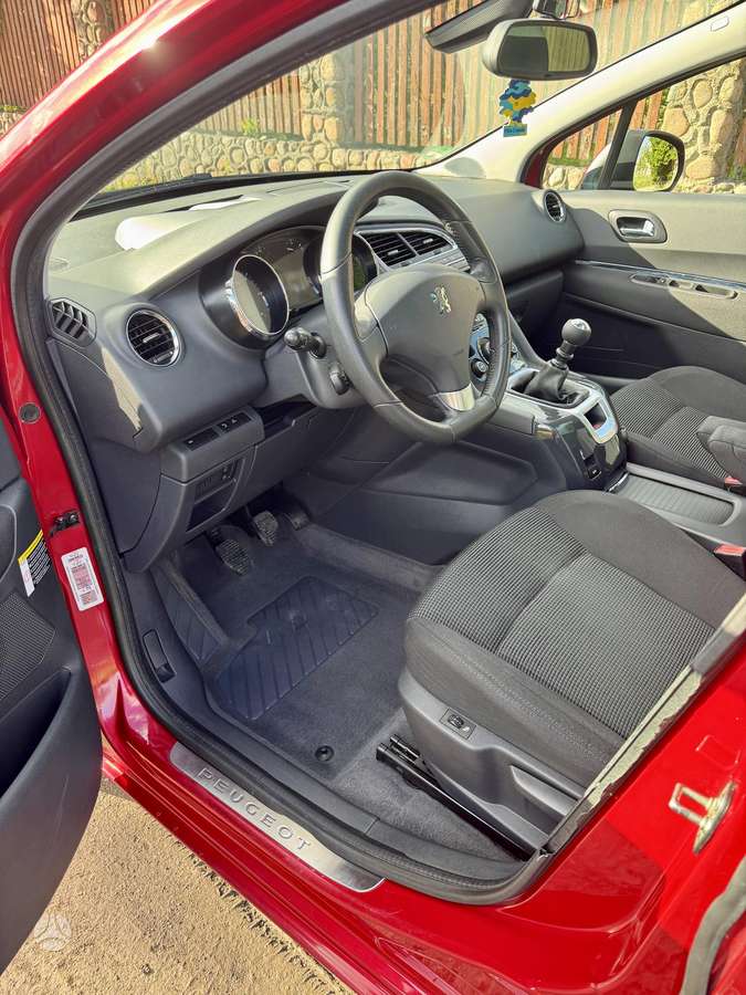 Peugeot 5008 2012 — photo 6