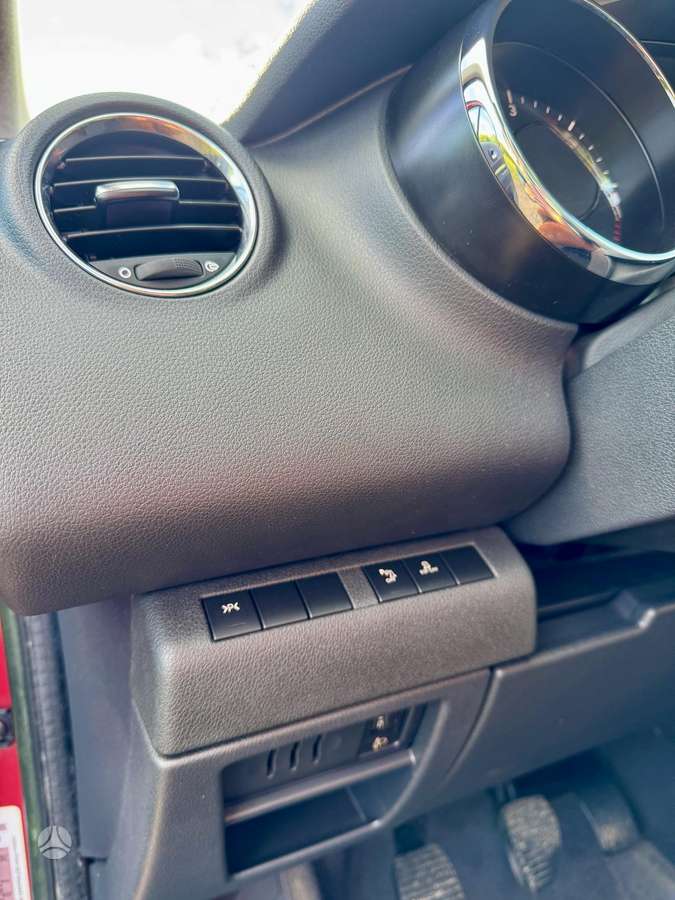 Peugeot 5008 2012 — photo 8