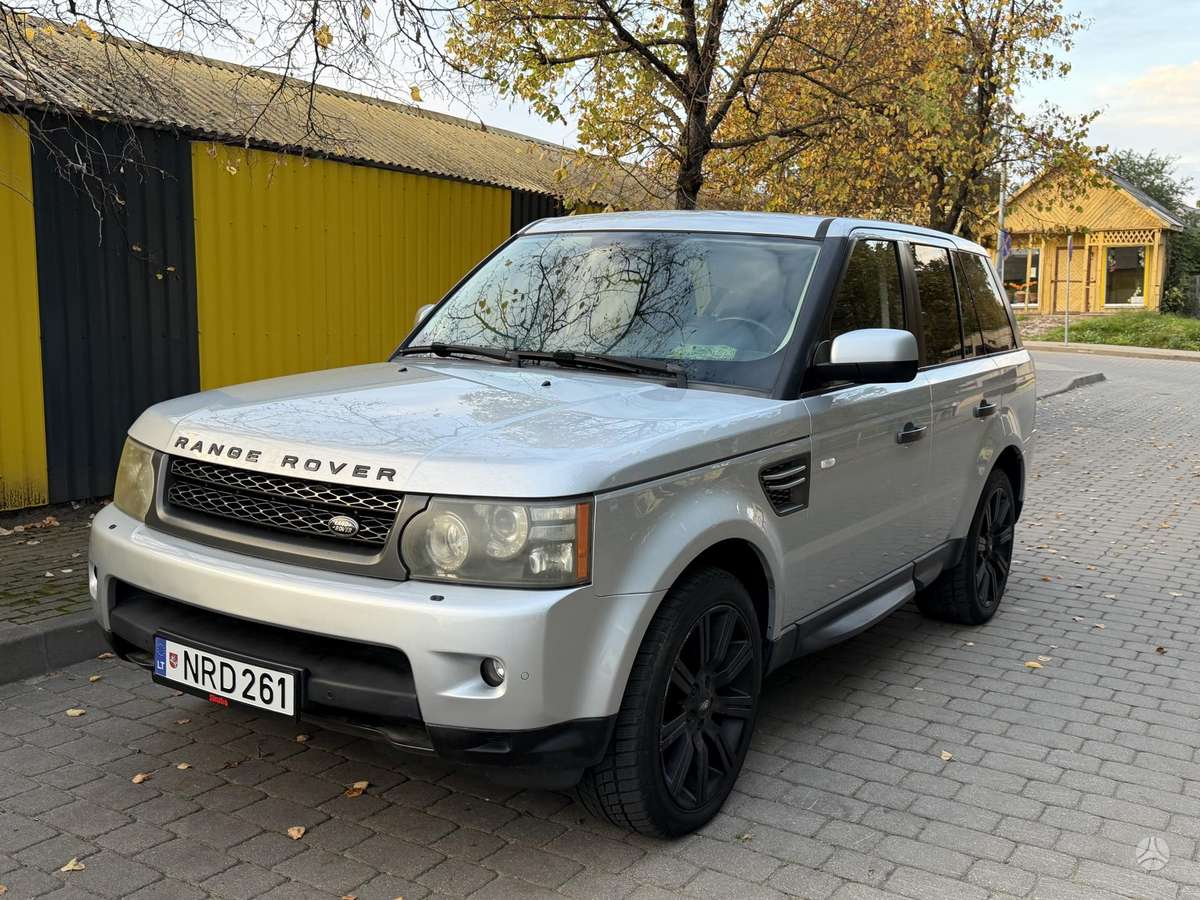 Land Rover 2011 — rear view