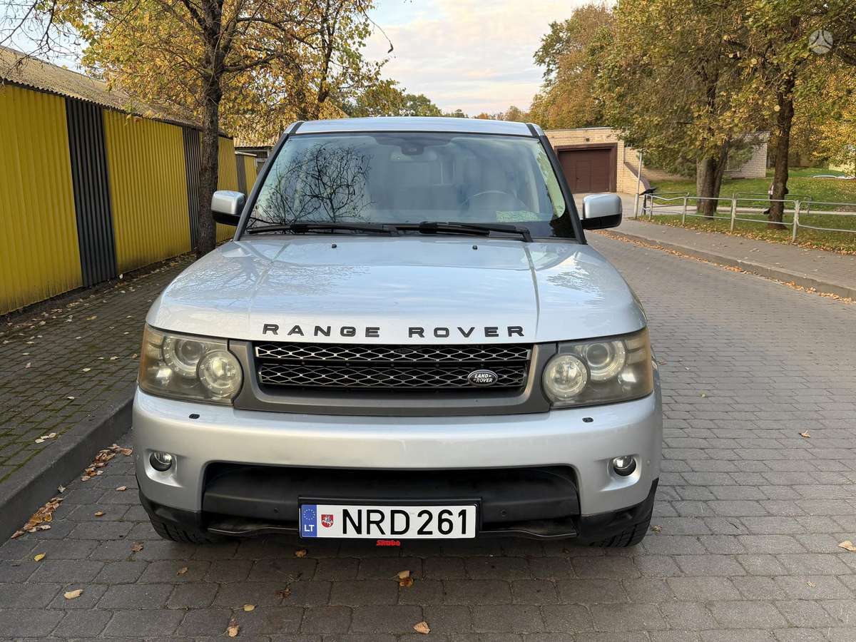 Land Rover 2011 — interior