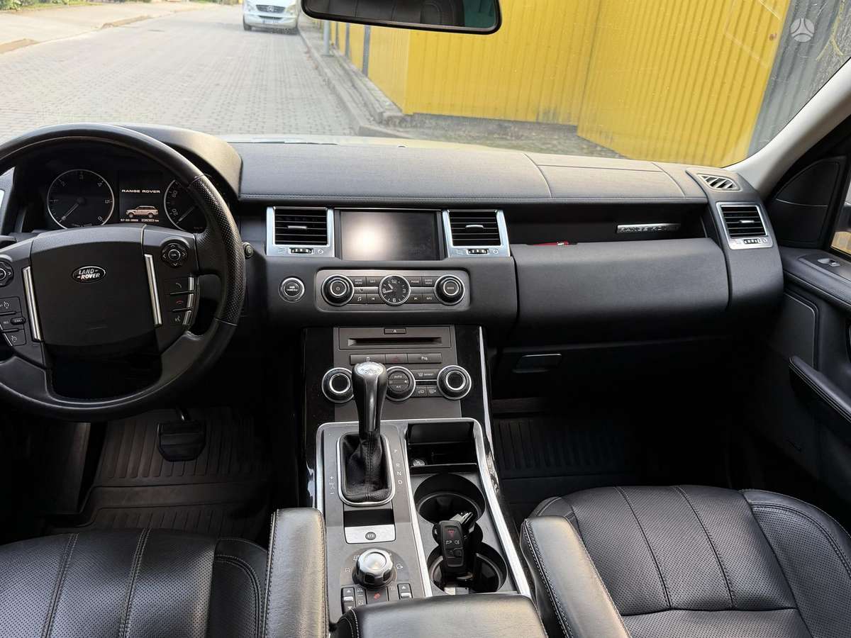 Land Rover 2011 — photo 9