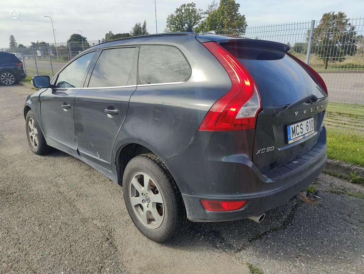 Volvo XC60 2010 — photo 9