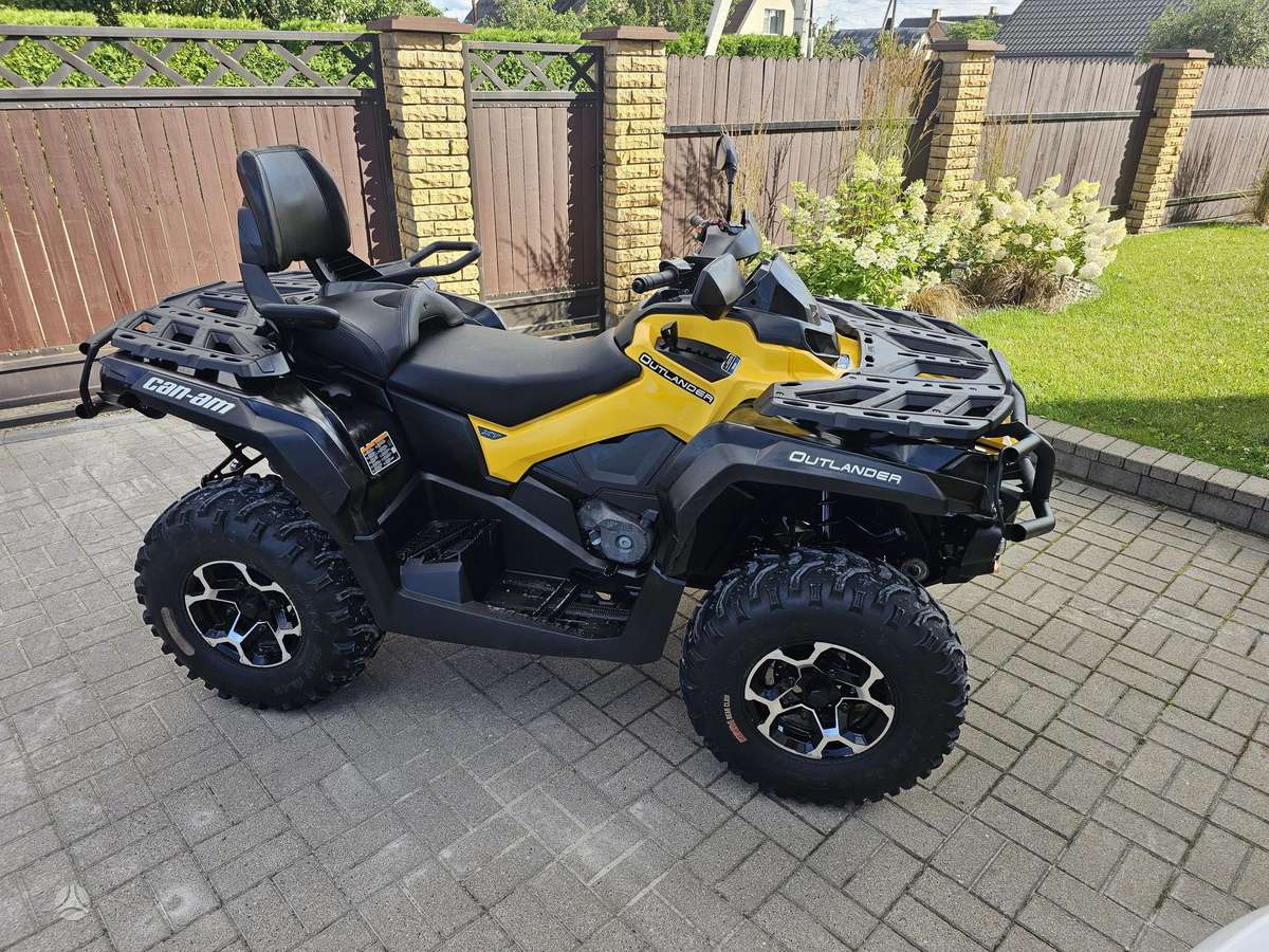 Can-Am Outlander 2013 — rear view