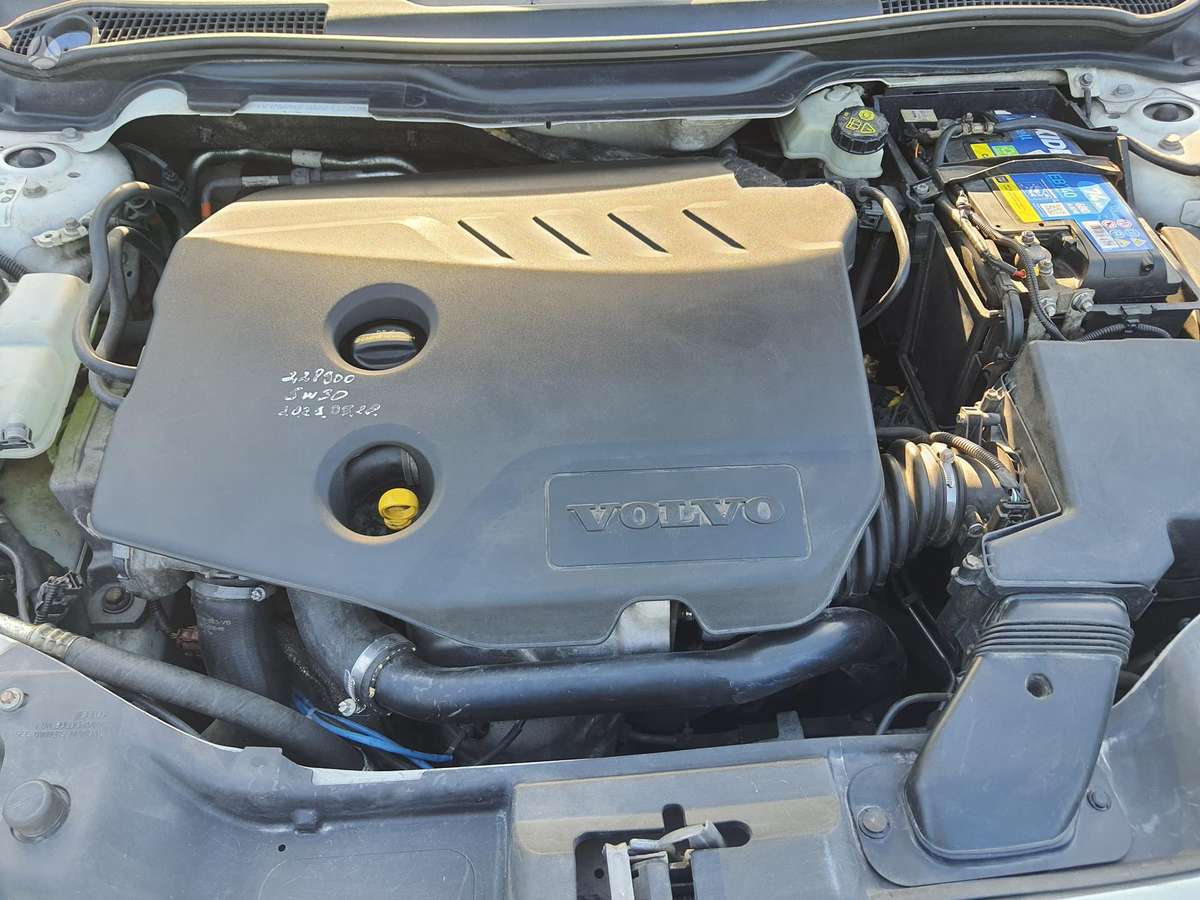 Volvo V50 2011 — photo 14