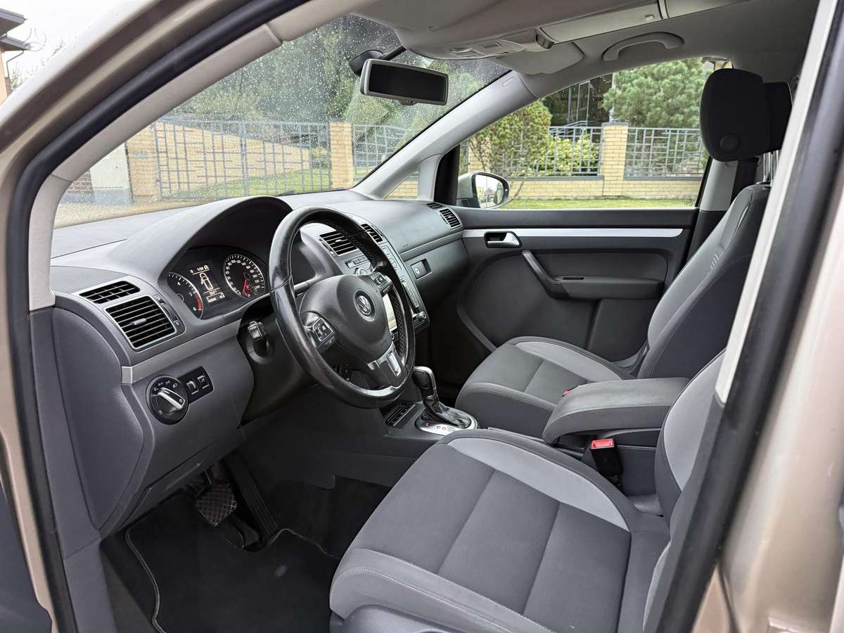 Volkswagen Touran 2013 — photo 12