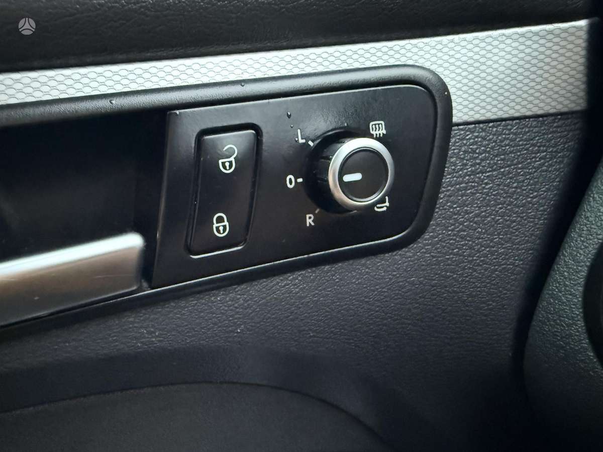 Volkswagen Touran 2013 — photo 13