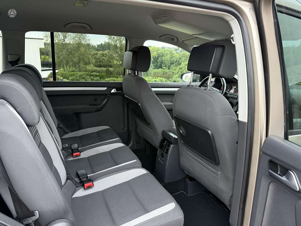 Volkswagen Touran 2013 — photo 20