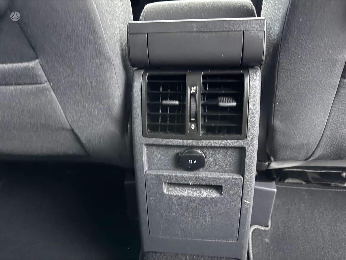 Volkswagen Touran 2013 — photo 21