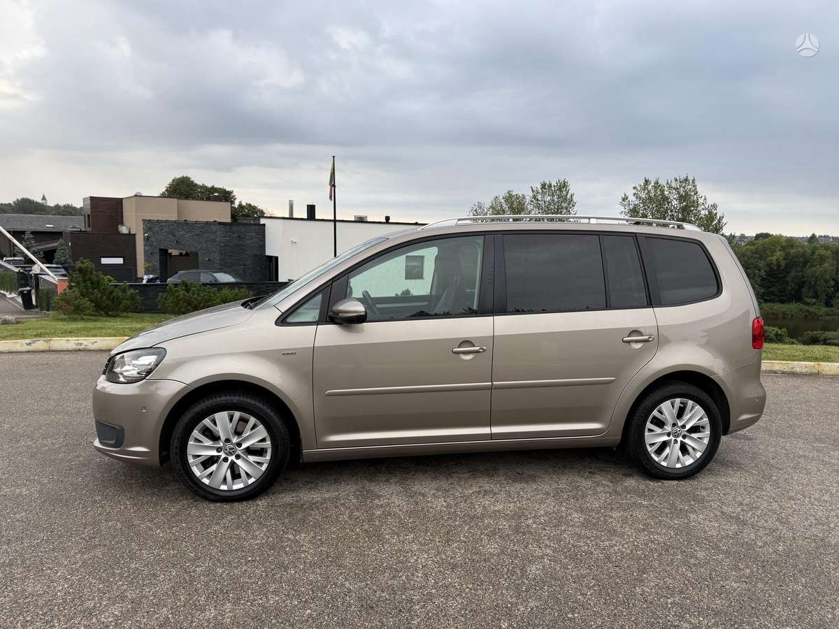 Volkswagen Touran 2013 — engine 1968 cm³, 140 HP (103kW)