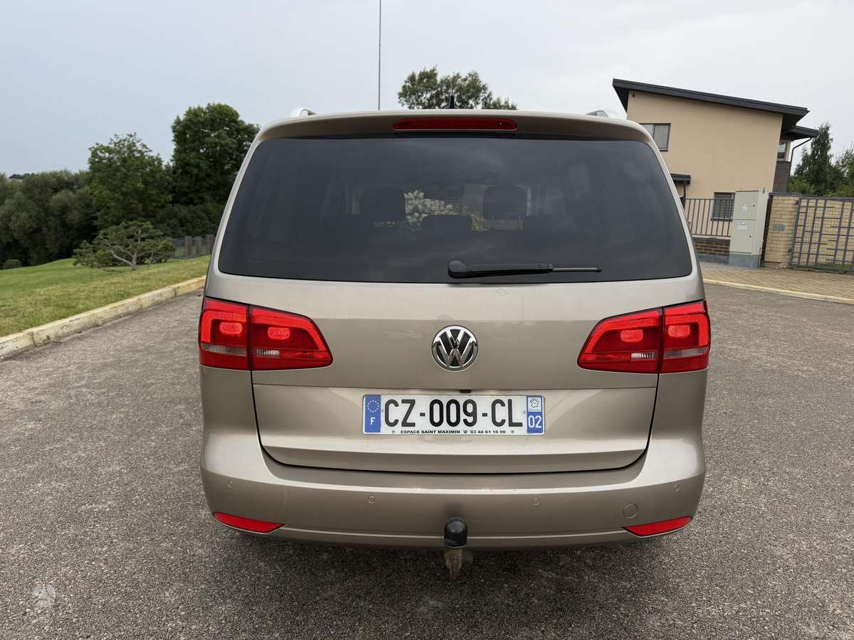 Volkswagen Touran 2013 — photo 6