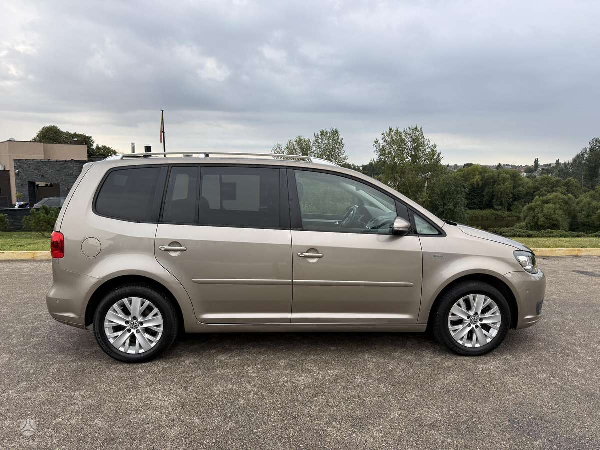 Volkswagen Touran 2013 — photo 9