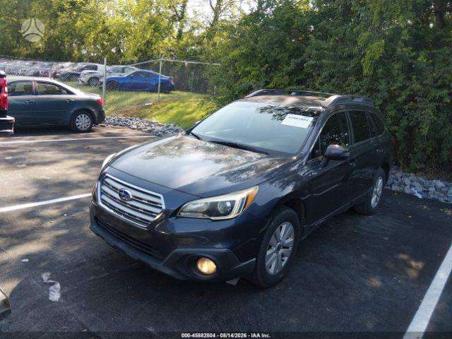 Subaru Outback 2015 — rear view