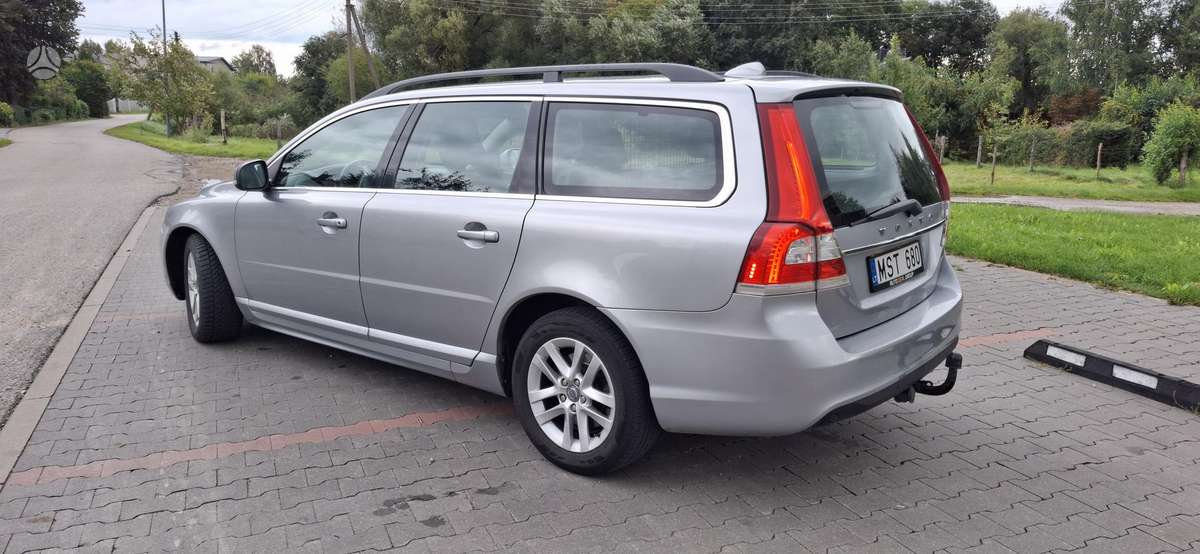 Volvo V70 2014 — салон