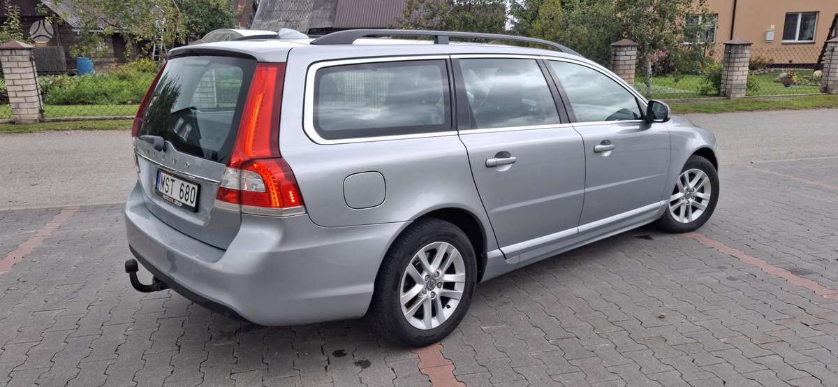Volvo V70 2014 — двигун 1984 cm³, 136 HP (100kW)