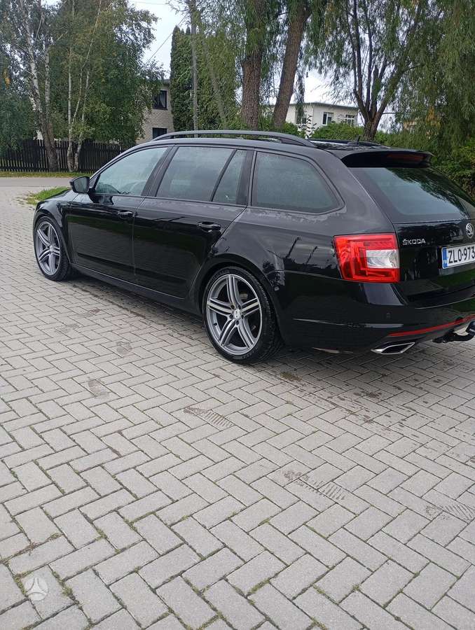 Skoda Octavia 2013 — вигляд ззаду