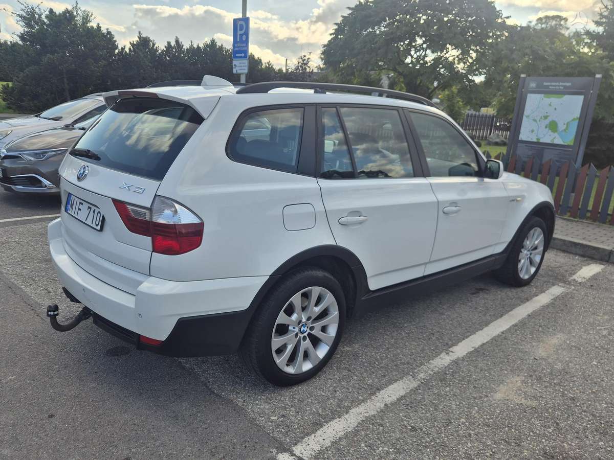 BMW X3 2008 — салон