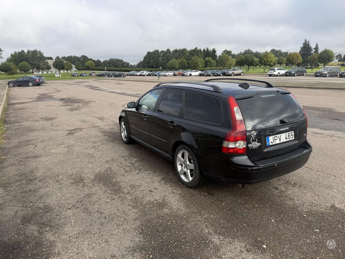 Volvo V50 2007 — rear view