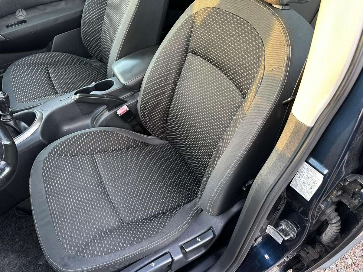 Nissan Qashqai 2010 — photo 11
