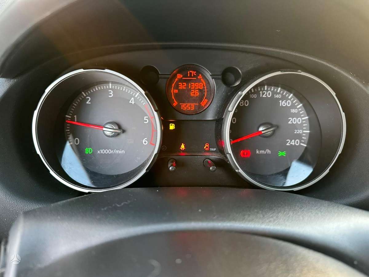 Nissan Qashqai 2010 — photo 9