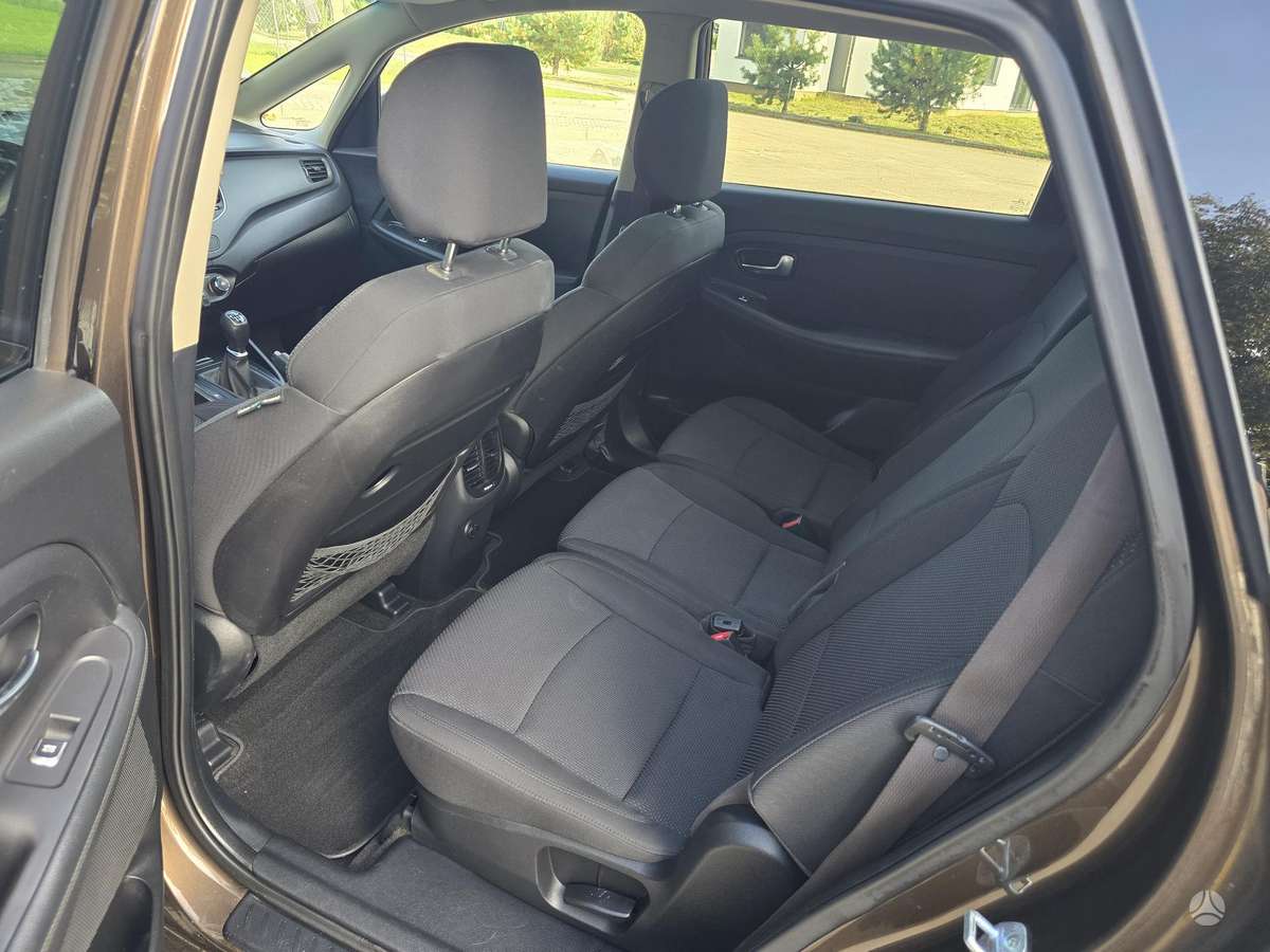 Kia Carens 2014 — photo 16