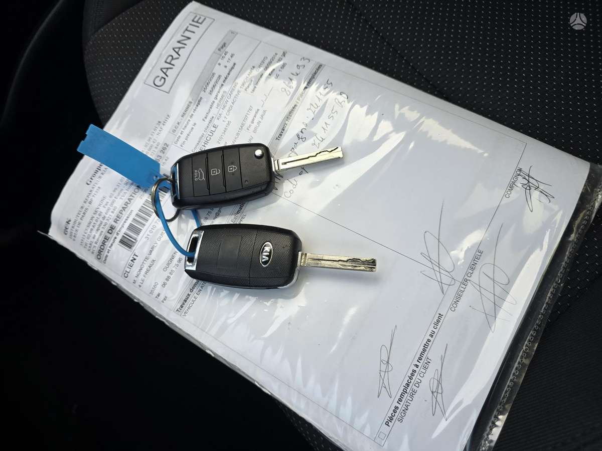 Kia Carens 2014 — photo 20