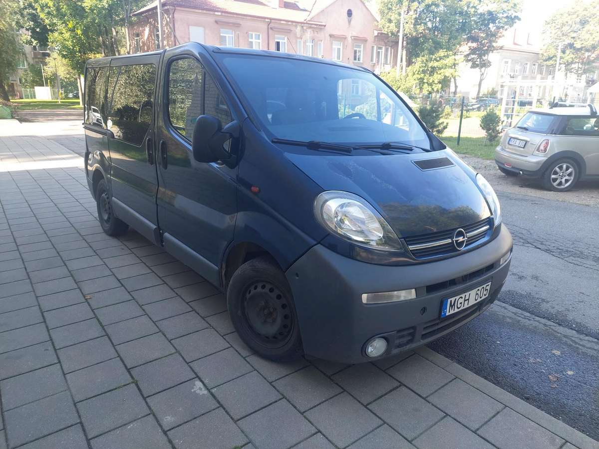 Opel Vivaro, 2004