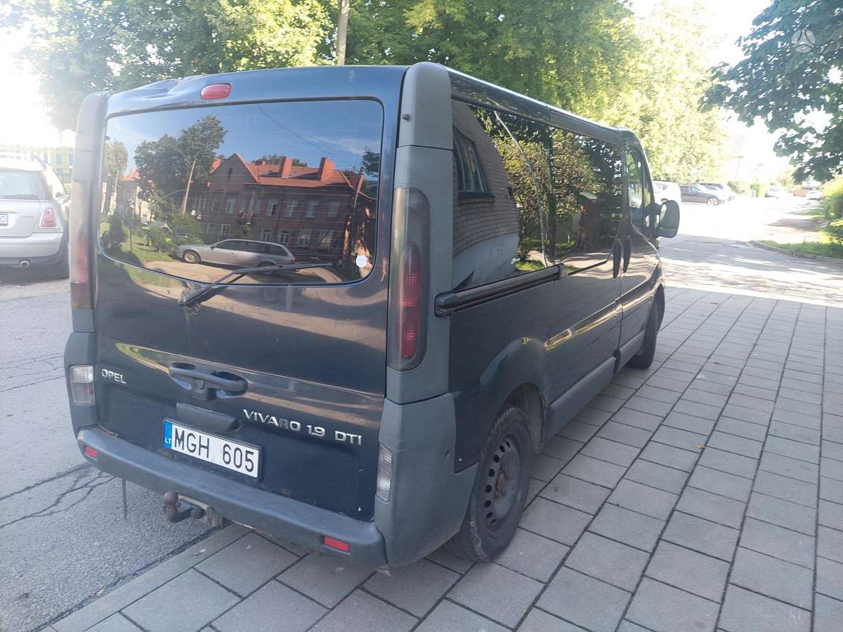 Opel Vivaro 2004 — interior