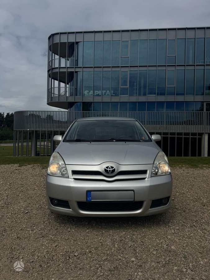 Toyota Corolla 2006 — вигляд ззаду