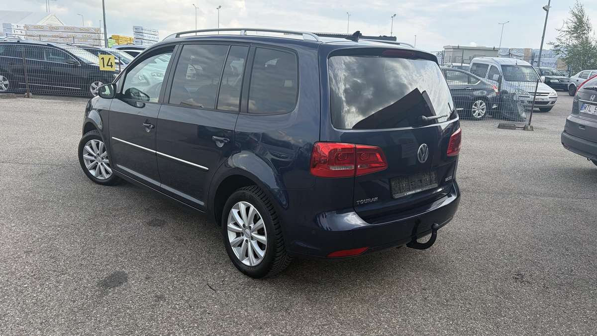 Volkswagen Touran 2011 — двигун 1968 cm³, 140 HP (103kW)