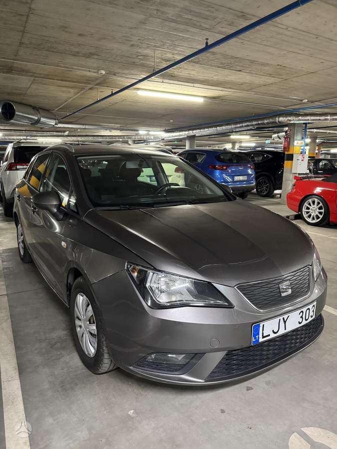 Seat Ibiza 2015 — салон