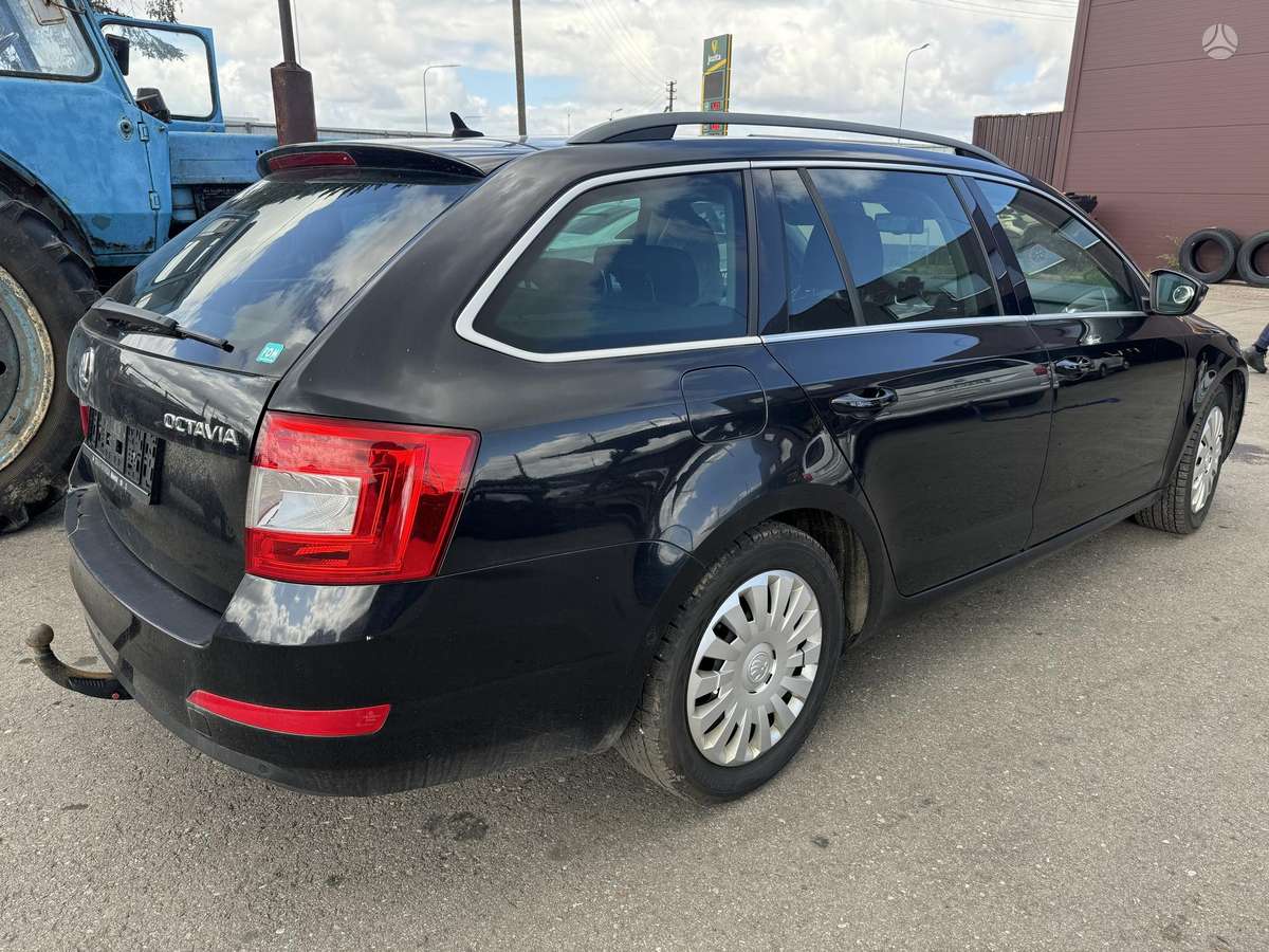 Skoda Octavia 2015 — interior